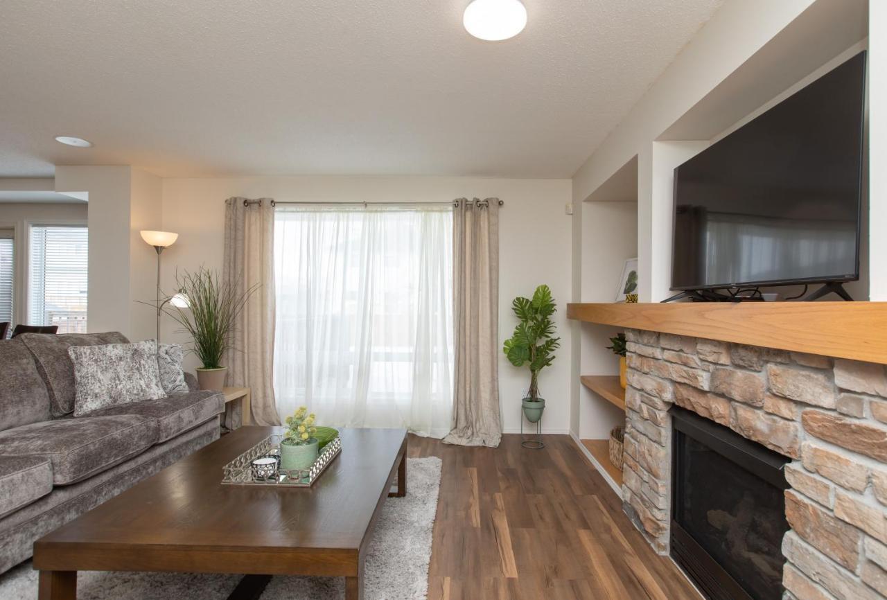 Elegant 6 Bedroom House Near U Of Manitoba وينيبج المظهر الخارجي الصورة